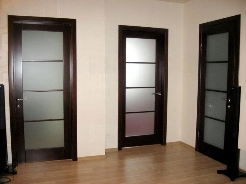 Двери с матовым стеклом фото
